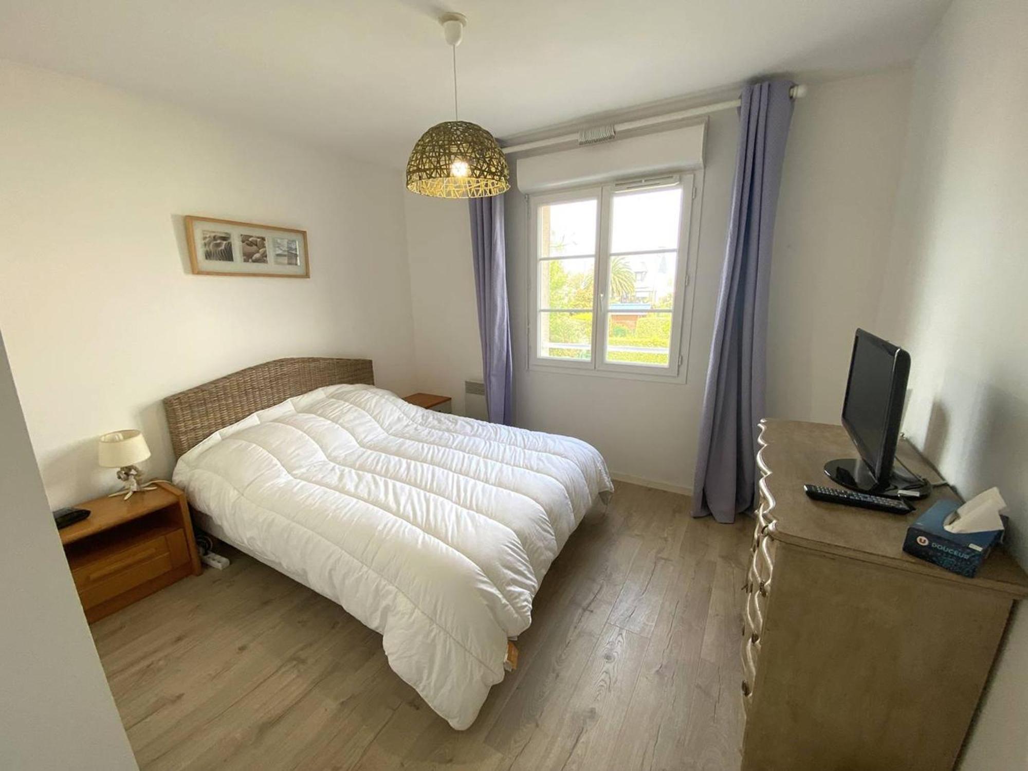Au Calme Avec Wifi, Balcon, Parking Au Centre De Perros-guirec, A 500m Des Commerces - Fr-1-368-420 * Perros-Guirec