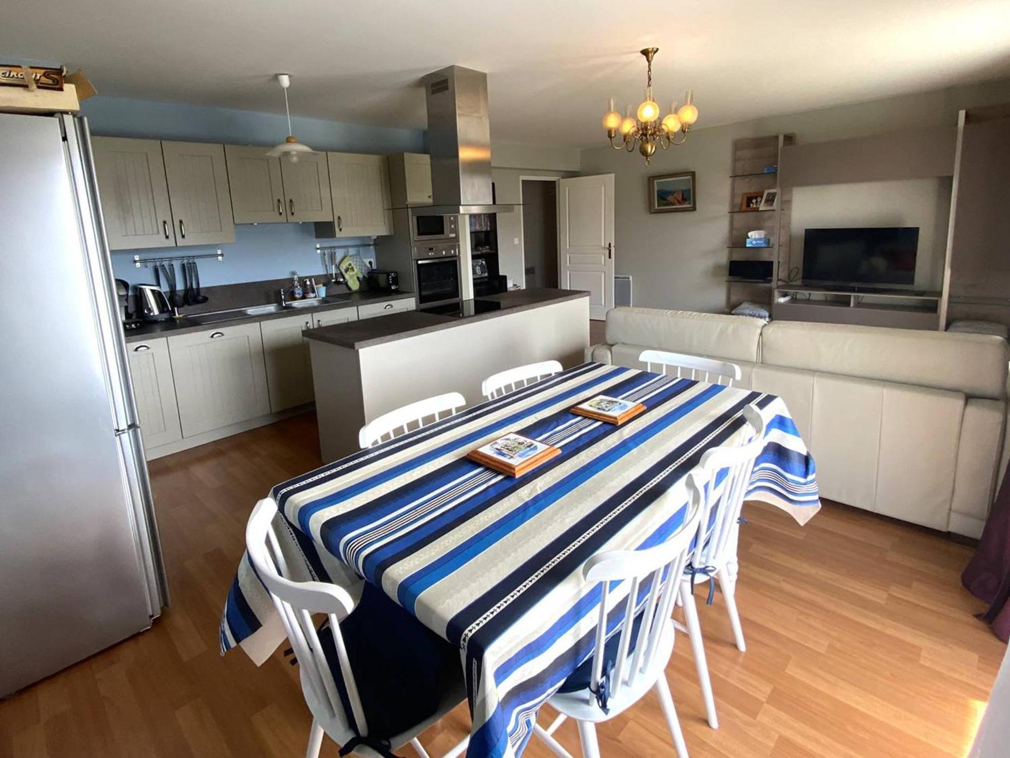 Au Calme Avec Wifi, Balcon, Parking Au Centre De Perros-guirec, A 500m Des Commerces - Fr-1-368-420 Perros-Guirec